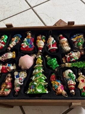 Thomas Pacconi Classics- 2003 Christmas Ornament Collection